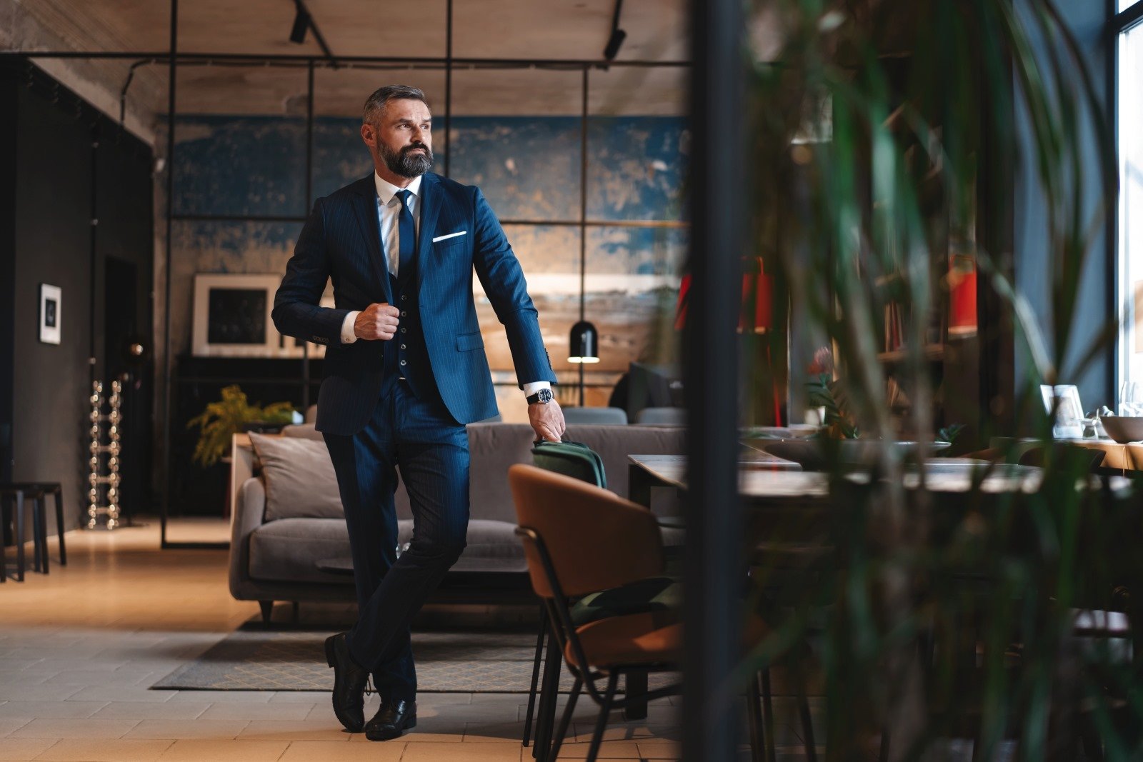 Ultimate Guide to Buying a Bespoke Suit in London